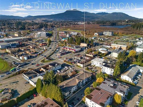 106-2568 Dingwall St, Duncan, BC - Outdoor With View