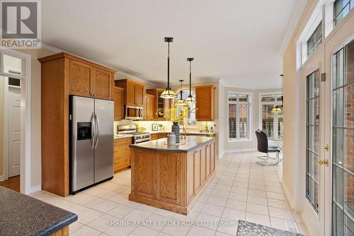 333 Rivertrace Close, London, ON - Indoor Photo Showing Kitchen