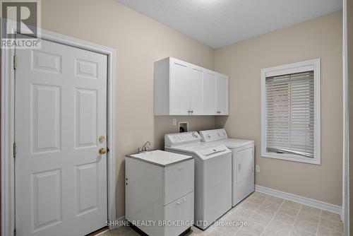 333 Rivertrace Close, London, ON - Indoor Photo Showing Laundry Room