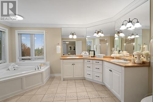 333 Rivertrace Close, London, ON - Indoor Photo Showing Bathroom