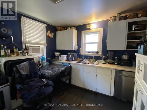 84 Waterloo Street, Fort Erie, ON - Indoor Photo Showing Kitchen With Double Sink