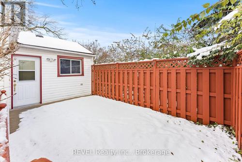 7962 Booth Street, Niagara Falls (213 - Ascot), ON - Outdoor