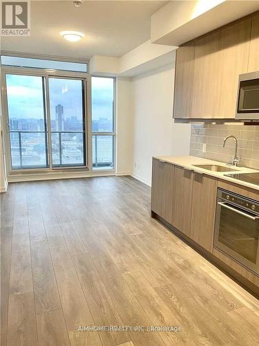 2806 - 32 Forest Manor Road, Toronto, ON - Indoor Photo Showing Kitchen