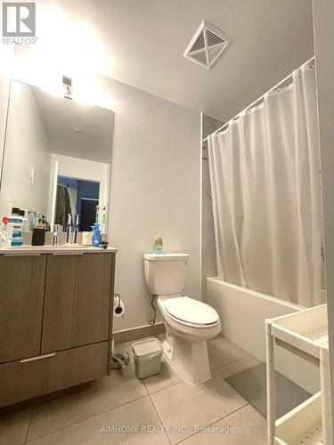 2806 - 32 Forest Manor Road, Toronto, ON - Indoor Photo Showing Bathroom