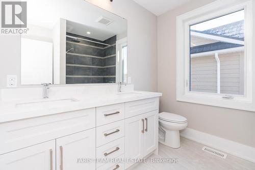 9 Dock Lane, Tay, ON - Indoor Photo Showing Bathroom