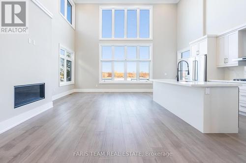 9 Dock Lane, Tay, ON - Indoor Photo Showing Kitchen