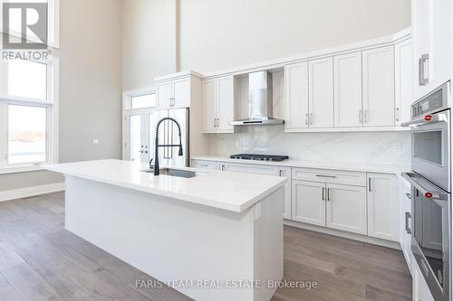 9 Dock Lane, Tay, ON - Indoor Photo Showing Kitchen With Upgraded Kitchen