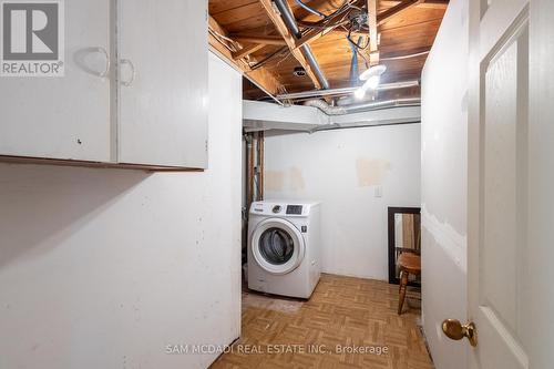 3386 Fellmore Drive, Mississauga, ON - Indoor Photo Showing Laundry Room