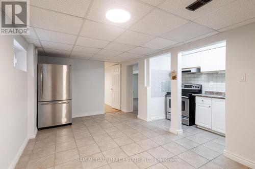 3386 Fellmore Drive, Mississauga, ON - Indoor Photo Showing Kitchen