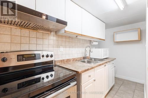 3386 Fellmore Drive, Mississauga, ON - Indoor Photo Showing Kitchen With Double Sink