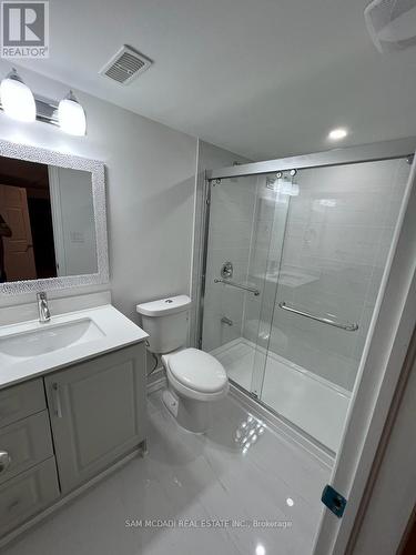 3386 Fellmore Drive, Mississauga, ON - Indoor Photo Showing Bathroom