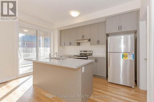 1453 National Common E, Burlington, ON - Indoor Photo Showing Kitchen