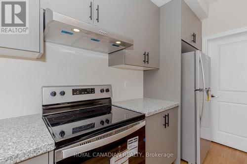 1453 National Common E, Burlington, ON - Indoor Photo Showing Kitchen