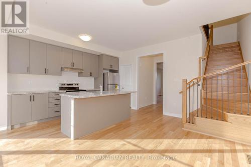 1453 National Common E, Burlington, ON - Indoor Photo Showing Kitchen