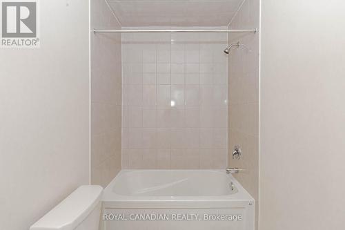 1453 National Common E, Burlington, ON - Indoor Photo Showing Bathroom