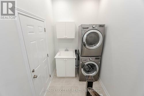 3067 Max Khan Boulevard, Oakville, ON - Indoor Photo Showing Laundry Room