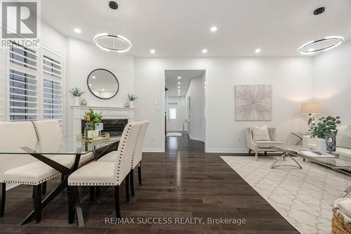 3067 Max Khan Boulevard, Oakville, ON - Indoor Photo Showing Dining Room