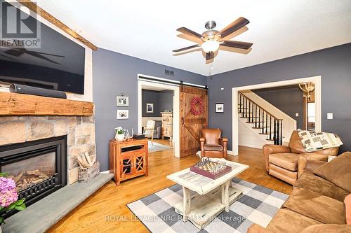 736 Chantler Road, Pelham (664 - Fenwick), ON - Indoor Photo Showing Living Room With Fireplace