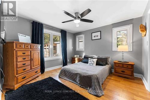 366 Burkes Road, Laurentian Hills, ON - Indoor Photo Showing Bedroom