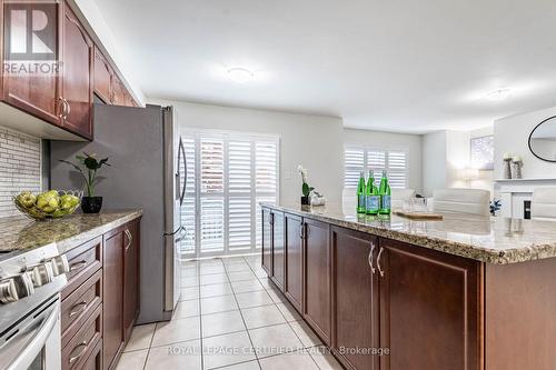 676 Speyer Circle, Milton, ON - Indoor Photo Showing Kitchen