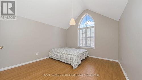 130 Edenbrook Hill Drive, Brampton, ON - Indoor Photo Showing Bedroom