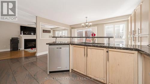 130 Edenbrook Hill Drive, Brampton, ON - Indoor Photo Showing Kitchen