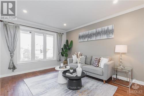 60 Rideaucrest Drive, Barrhaven (7710 - Barrhaven East), ON - Indoor Photo Showing Living Room