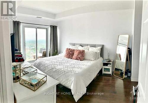 Ph2-2802 - 242 Rideau Street, Ottawa, ON - Indoor Photo Showing Bedroom