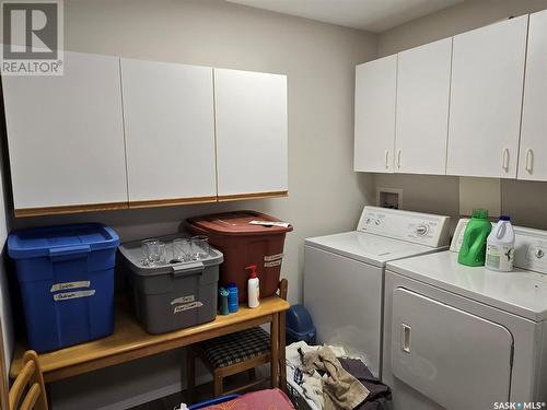 202 304 3Rd Avenue E, Watrous, SK - Indoor Photo Showing Laundry Room