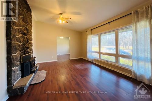 4700 Fallowfield Road, Ottawa, ON - Indoor Photo Showing Other Room