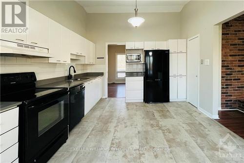 4700 Fallowfield Road, Ottawa, ON - Indoor Photo Showing Kitchen