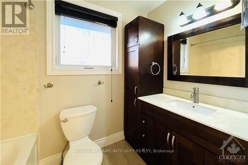 4700 Fallowfield Road, Ottawa, ON - Indoor Photo Showing Bathroom