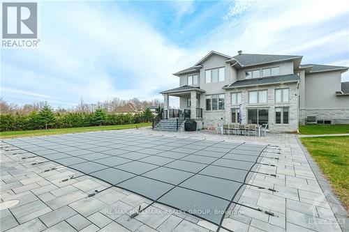 724 Mcmanus Avenue, Ottawa, ON - Outdoor With In Ground Pool