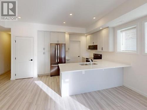 12-6730 Cranberry Street, Powell River, BC - Indoor Photo Showing Kitchen