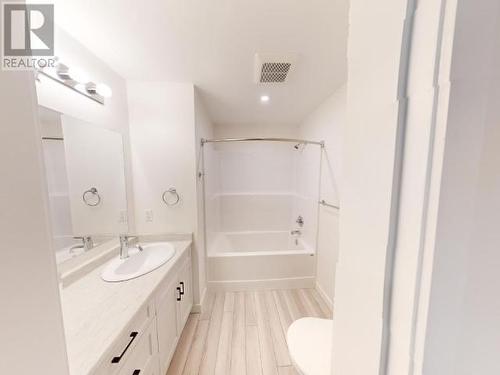 12-6730 Cranberry Street, Powell River, BC - Indoor Photo Showing Bathroom