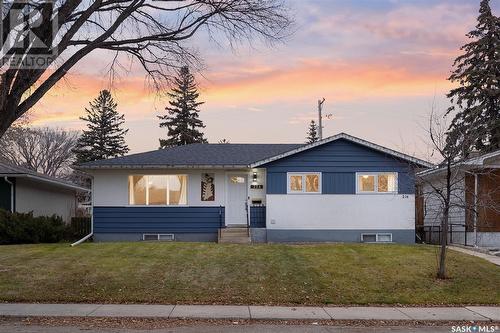 214 X Avenue N, Saskatoon, SK - Outdoor