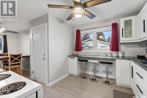 214 X Avenue N, Saskatoon, SK - Indoor Photo Showing Kitchen