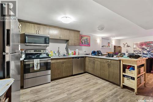 214 X Avenue N, Saskatoon, SK - Indoor Photo Showing Kitchen