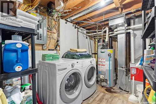 214 X Avenue N, Saskatoon, SK - Indoor Photo Showing Laundry Room