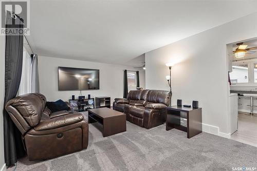 214 X Avenue N, Saskatoon, SK - Indoor Photo Showing Living Room