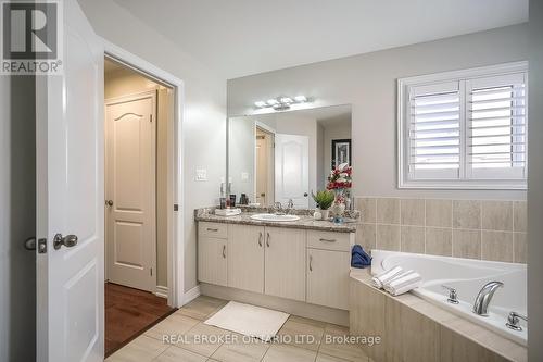 50 Henry Smith Avenue, Clarington, ON - Indoor Photo Showing Bathroom