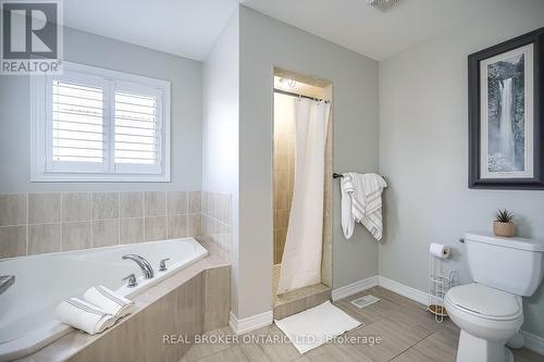 50 Henry Smith Avenue, Clarington, ON - Indoor Photo Showing Bathroom