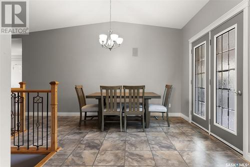 14 Park Bay, Emerald Park, SK - Indoor Photo Showing Dining Room