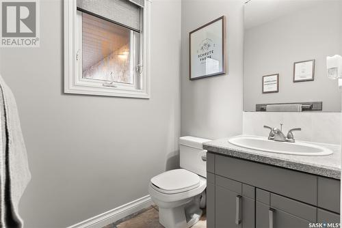 14 Park Bay, Emerald Park, SK - Indoor Photo Showing Bathroom