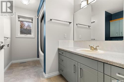 14 Park Bay, Emerald Park, SK - Indoor Photo Showing Bathroom