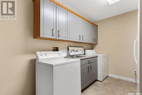 14 Park Bay, Emerald Park, SK - Indoor Photo Showing Laundry Room