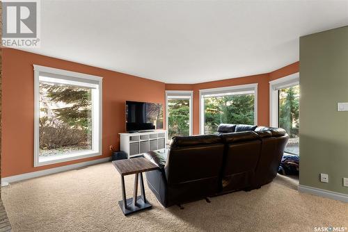 14 Park Bay, Emerald Park, SK - Indoor Photo Showing Living Room