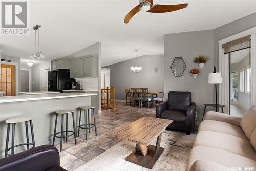 14 Park Bay, Emerald Park, SK - Indoor Photo Showing Living Room