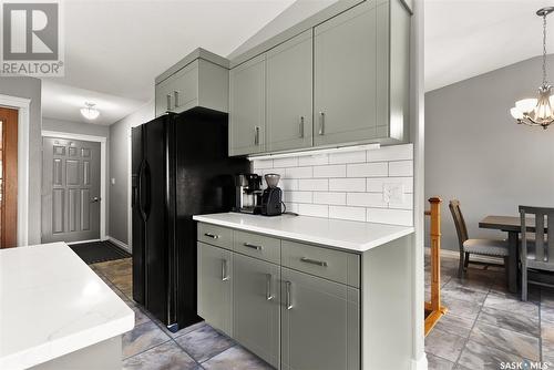 14 Park Bay, Emerald Park, SK - Indoor Photo Showing Kitchen