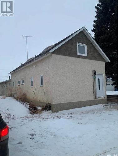 124 1St Avenue E, Gravelbourg, SK - Outdoor With Exterior